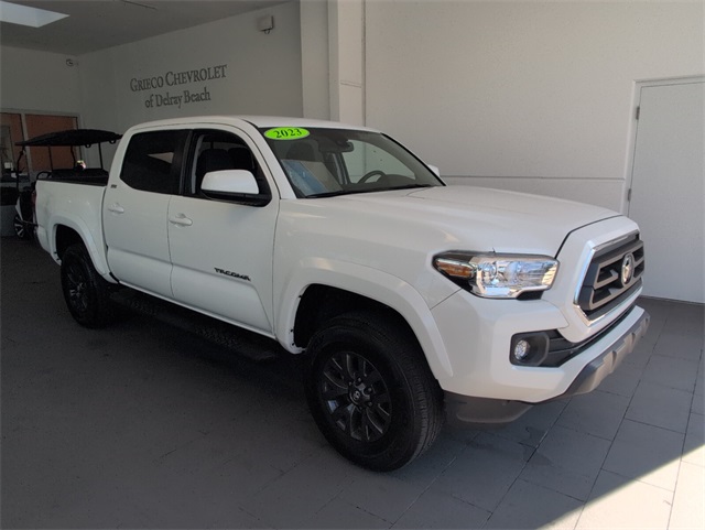 2023 Toyota Tacoma V6 photo 2