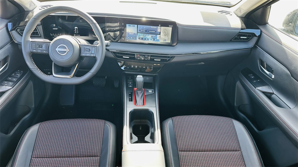 2026 Nissan Kicks SR photo 11