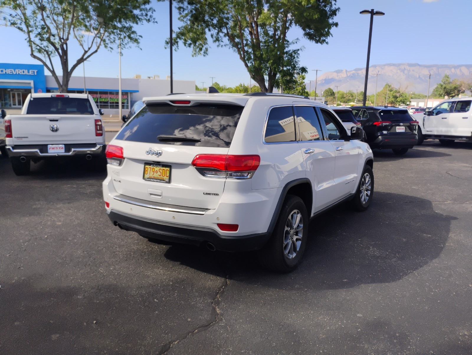Used 2014 Bright White Clearcoat Jeep Limited image 7