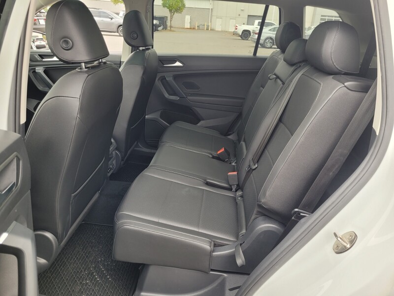 2019 Volkswagen Tiguan SE R-Line photo 6