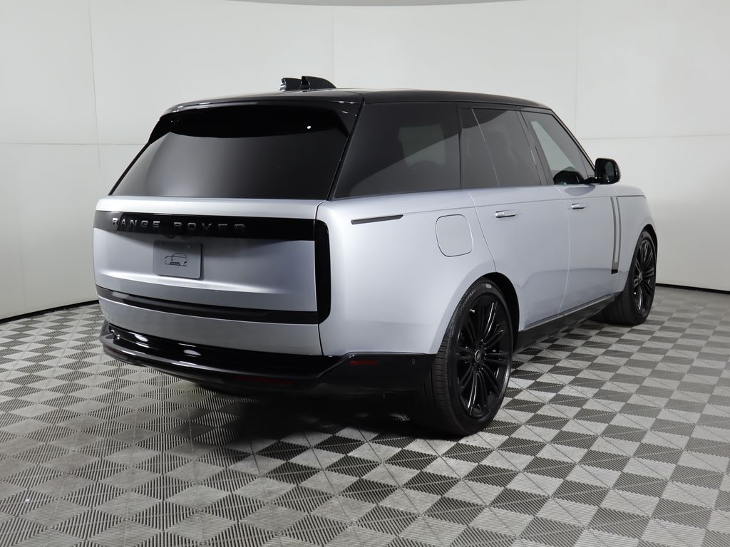 2025 Land Rover Range Rover SE photo 5