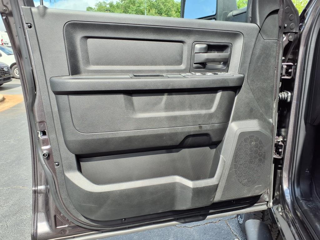 2025 Ram 2500 Tradesman photo 4