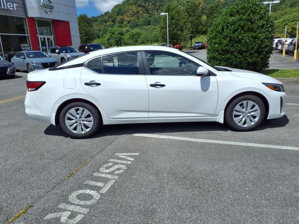 2025 Nissan Sentra S photo 2