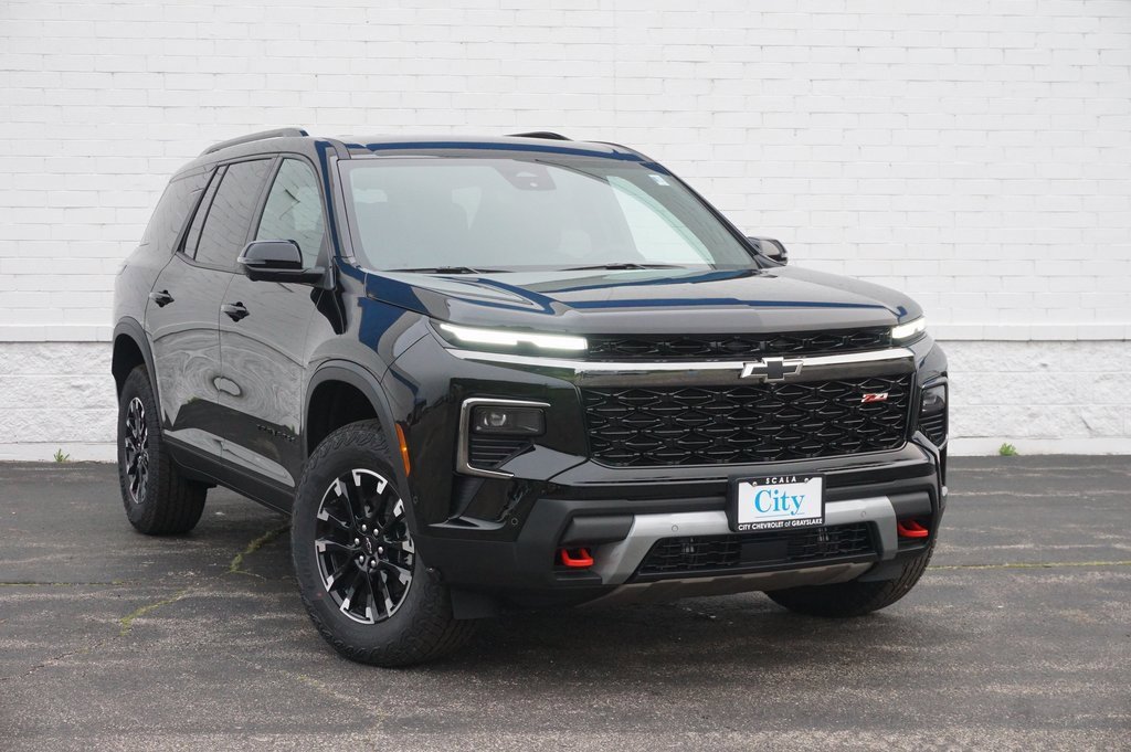 2025 Chevrolet Traverse Z71 photo 2