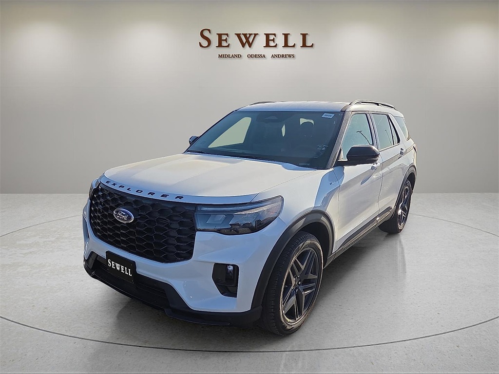 2026 Ford Explorer ST-LINE's photo