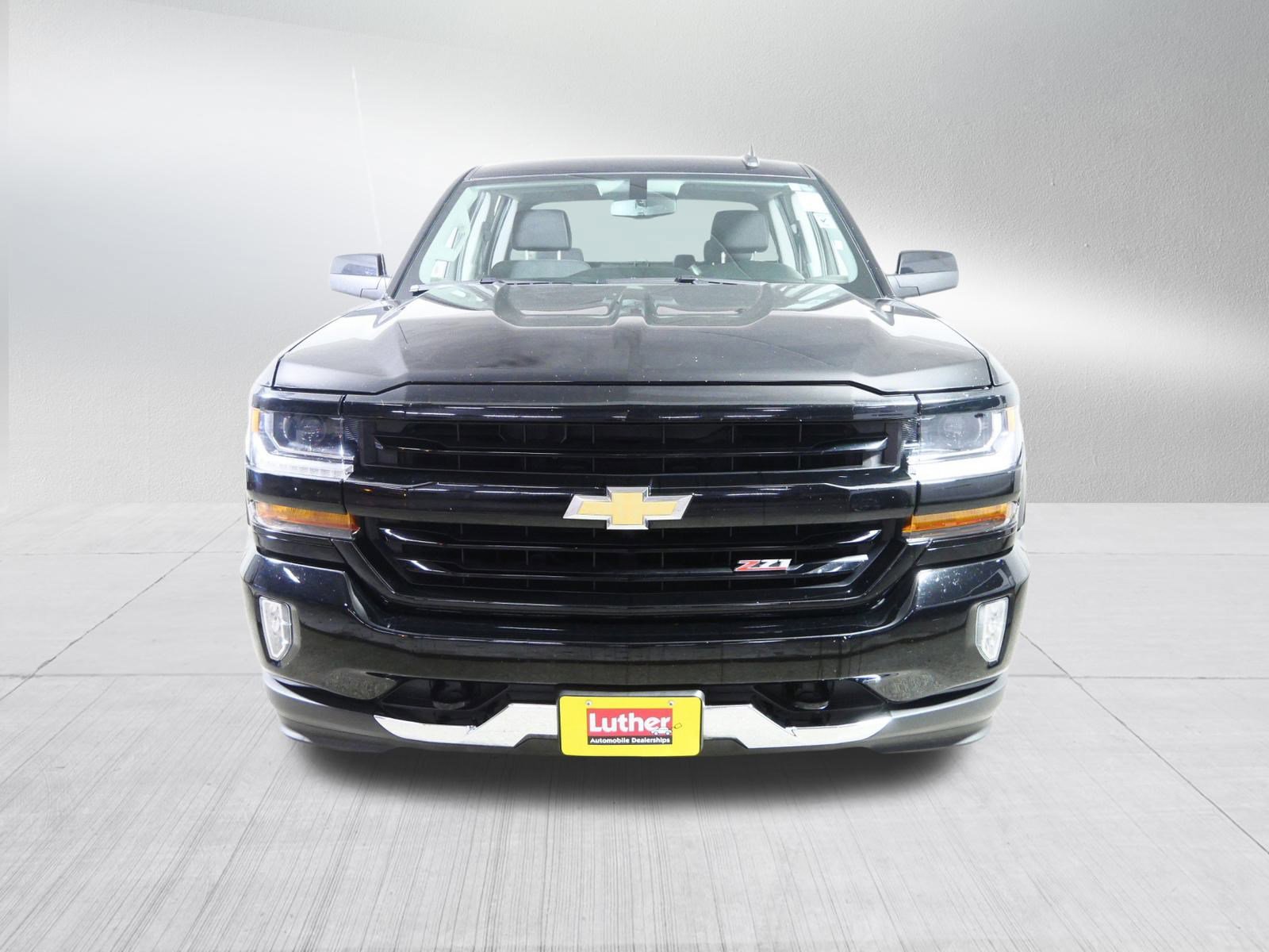 Used 2017 Chevrolet Silverado 1500 LT with VIN 3GCUKREC9HG506727 for sale in Brooklyn Center, MN