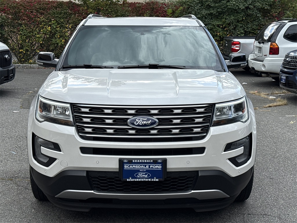 2017 Ford Explorer XLT photo 2