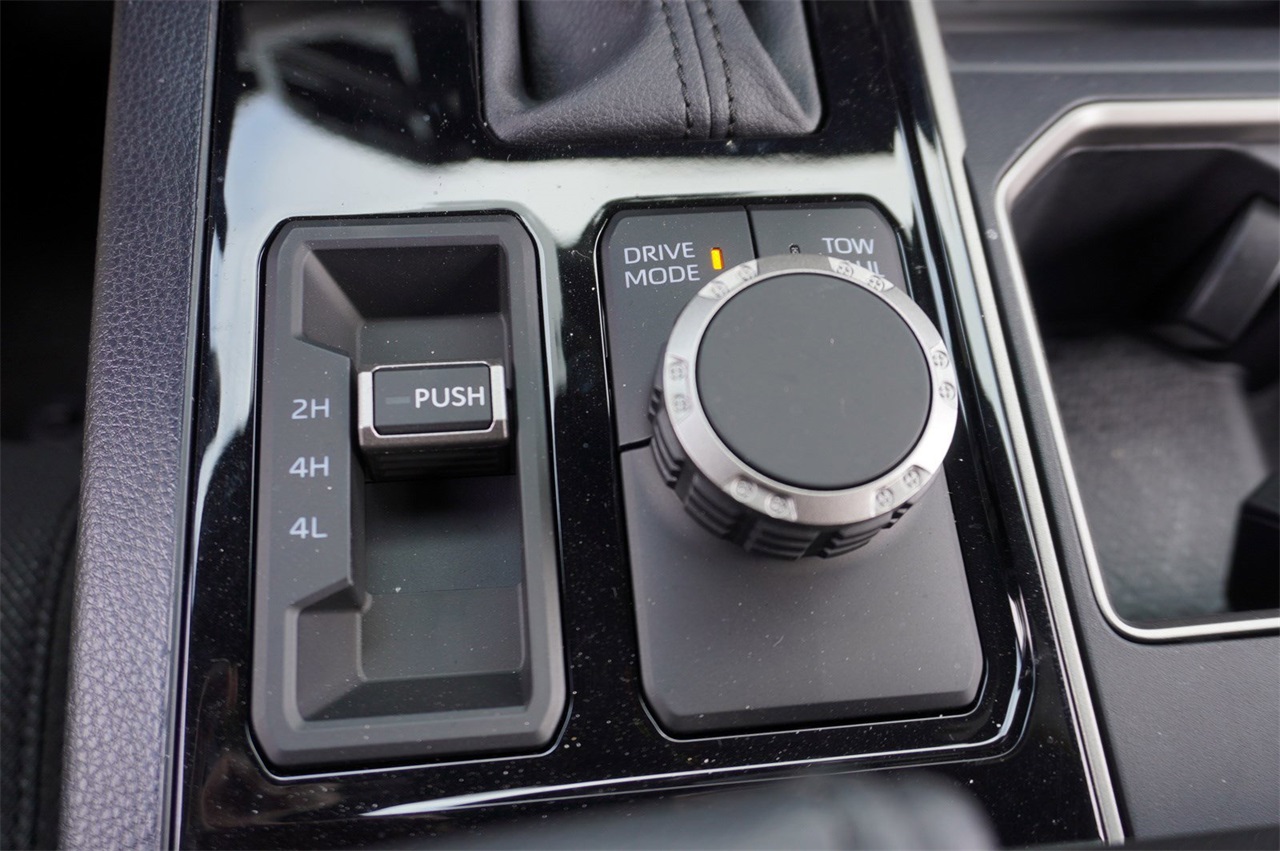 2025 Toyota Tundra SR5 photo 4