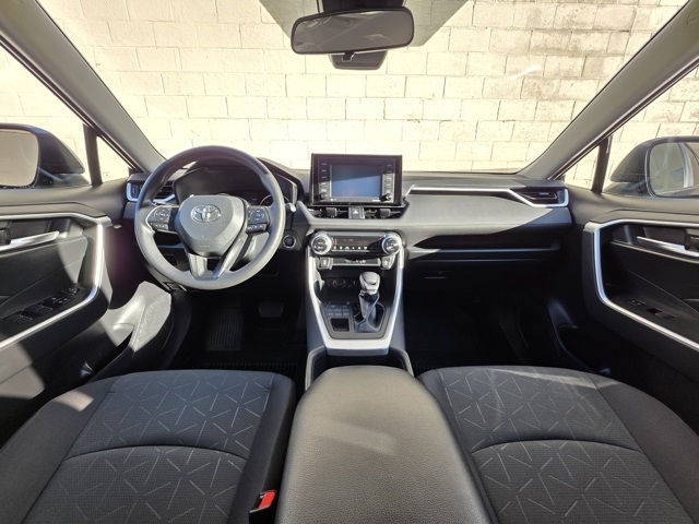 2022 Toyota RAV4 XLE photo 13