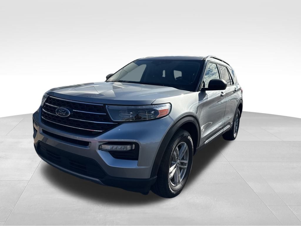 2023 Ford Explorer XLT photo 2
