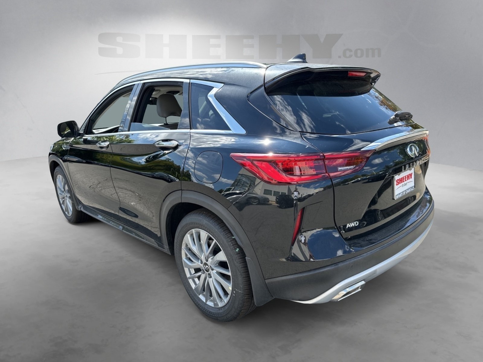 2025 Infiniti QX50 Luxe AWD photo 5