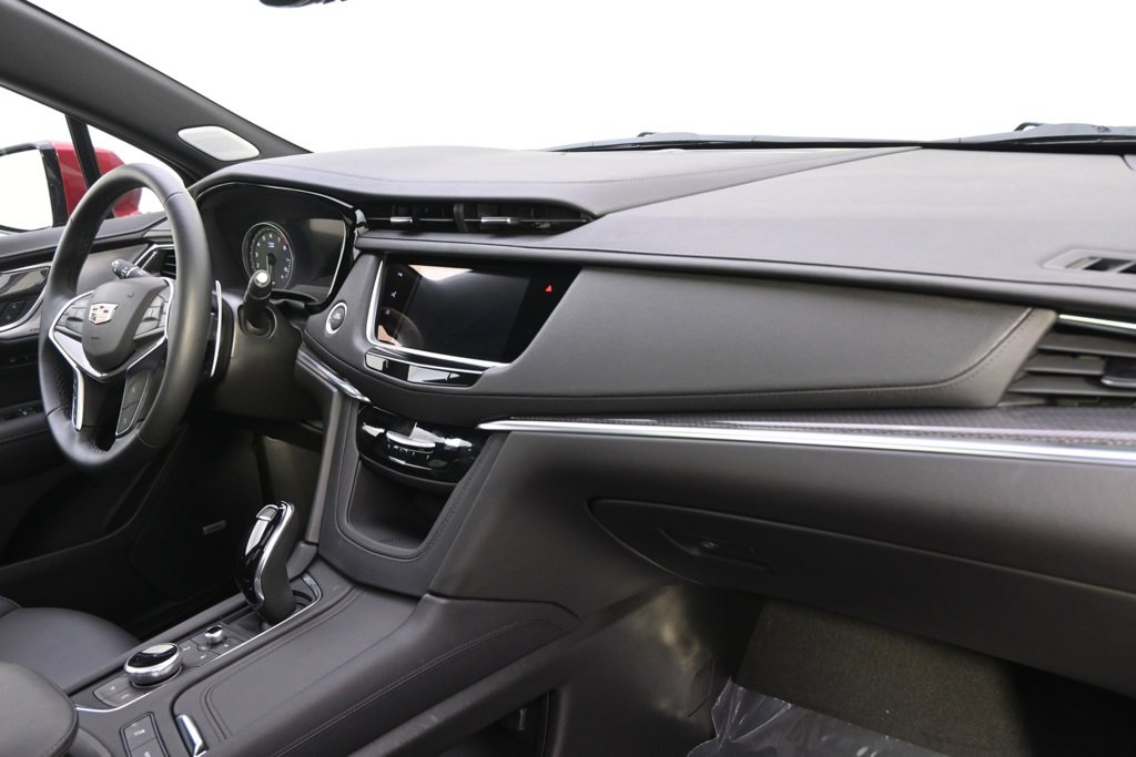 2025 Cadillac XT5 Sport photo 13