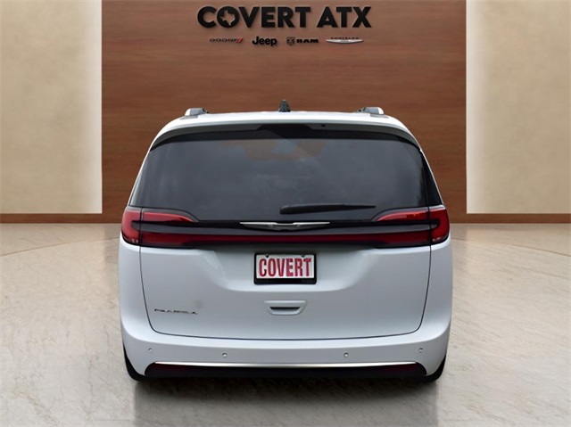 2025 Chrysler Pacifica Pinnacle photo 4