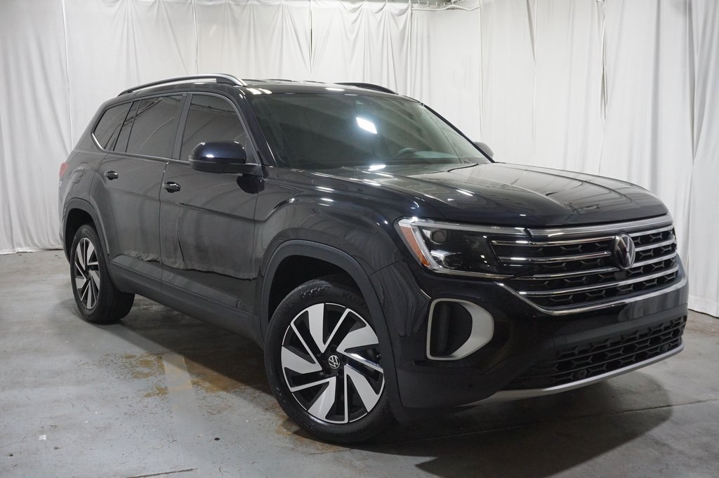 2024 Volkswagen Atlas SE Technology photo 3