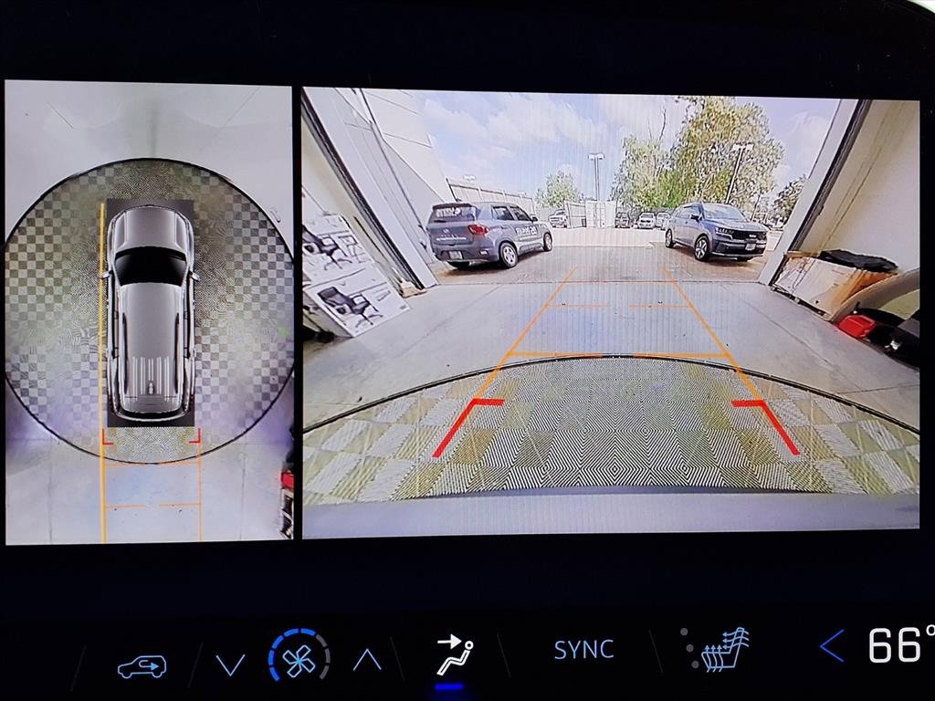 2026 Chevrolet Traverse photo 4