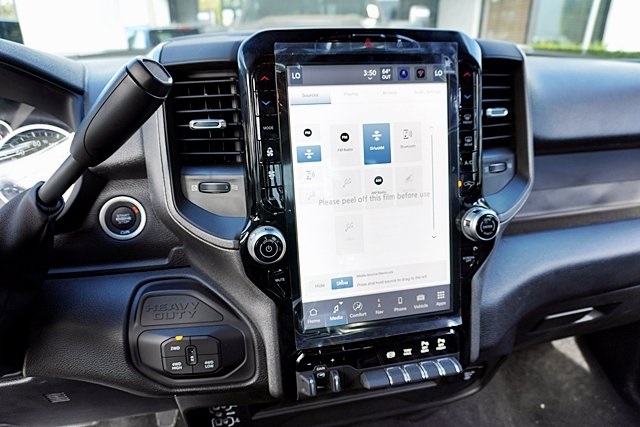 New 2026 Bright White Clear-Coat Exterior Paint RAM Tradesman image 31