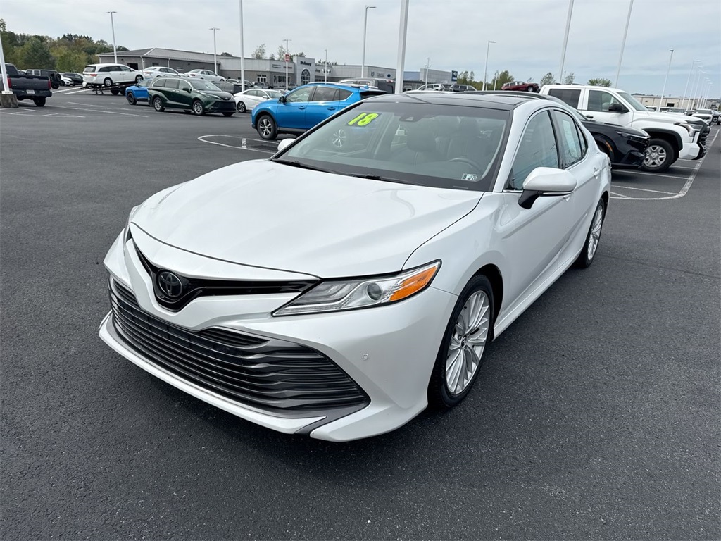 2018 Toyota Camry XLE photo 4