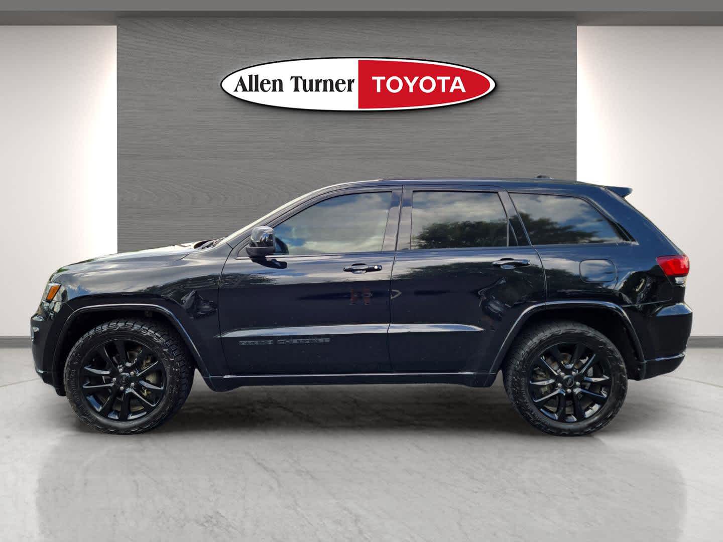 2020 Jeep Grand Cherokee Altitude photo 4