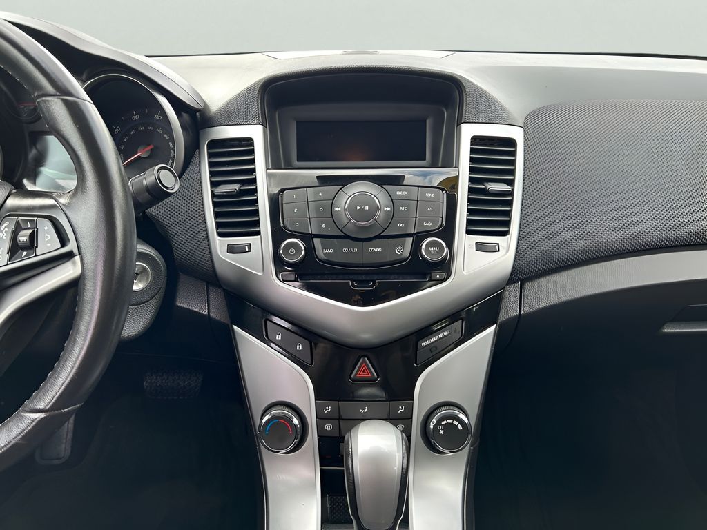 2012 Chevrolet Cruze photo 13