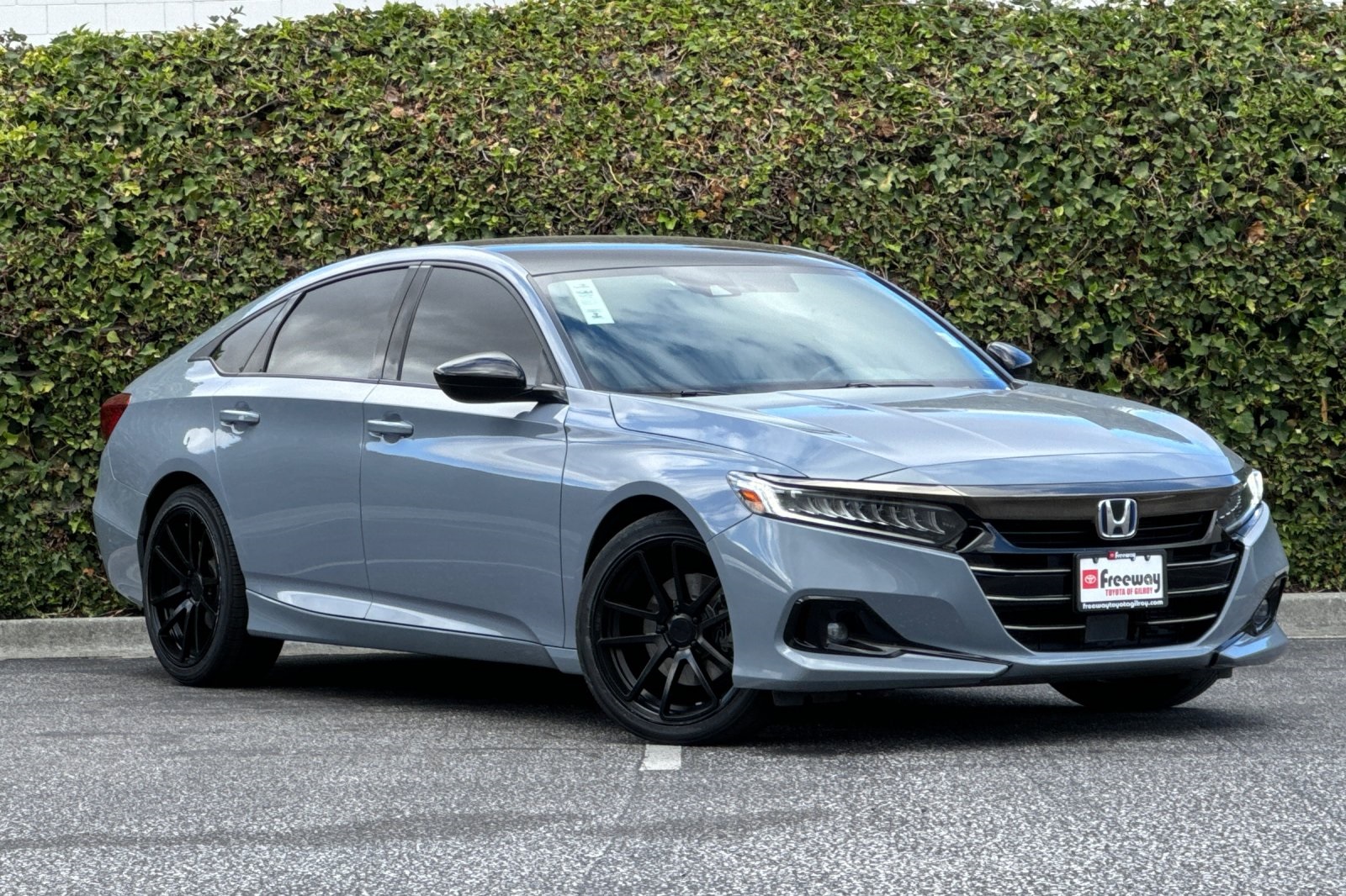 2022 Honda Accord Hybrid Sport photo 2