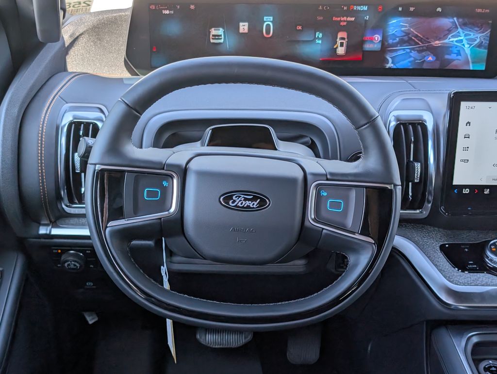 2025 Ford Expedition photo 7