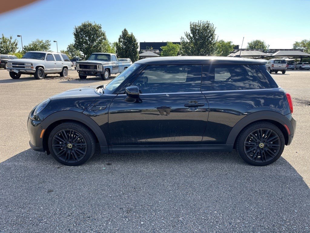 2024 Mini Cooper 2 Door Hardtop SE photo 5