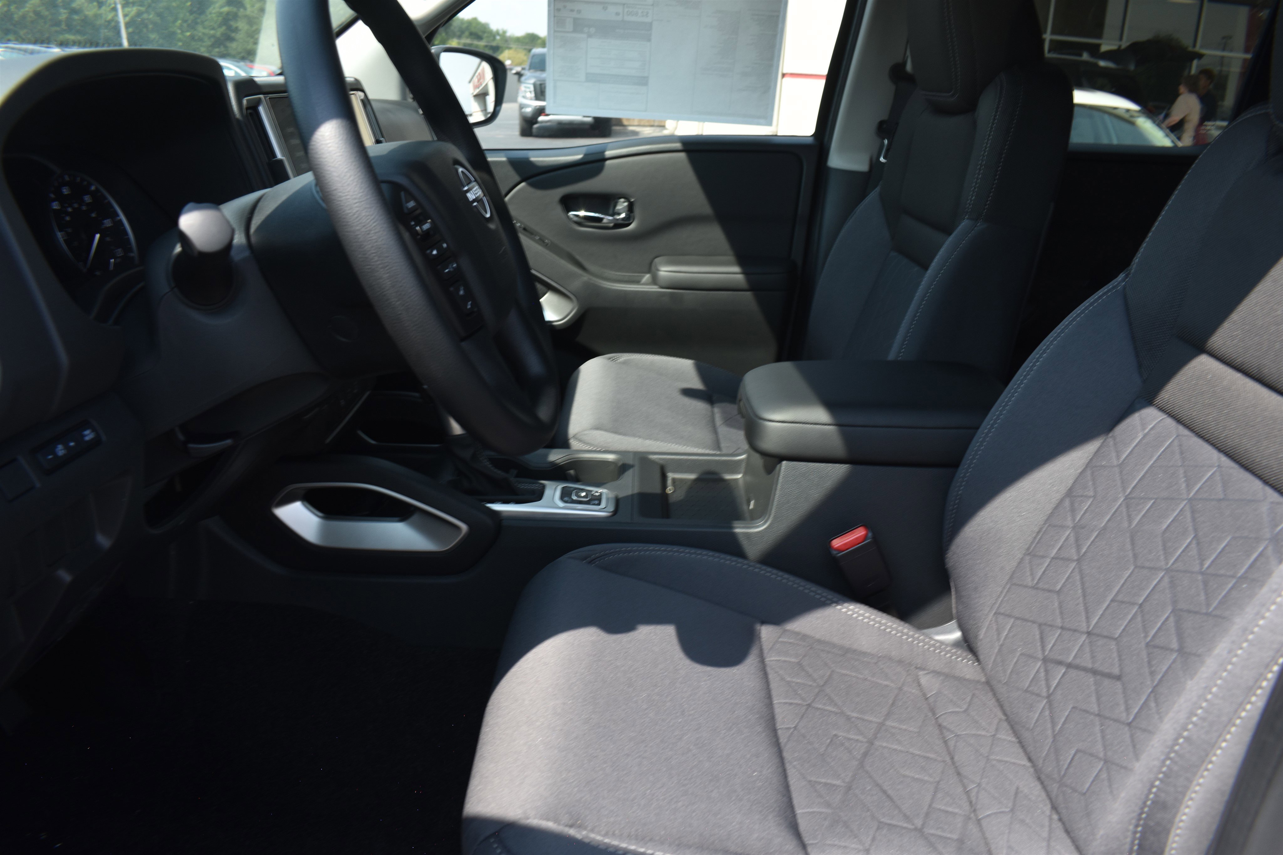 2026 Nissan Frontier SV Crew Cab photo 7