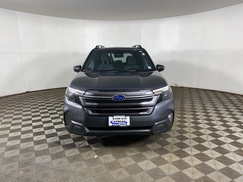 2025 Subaru Forester Premium photo 3