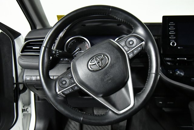 2022 Toyota Camry LE photo 2