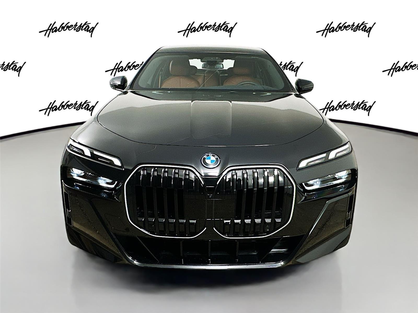 2026 Bmw 750e photo 2