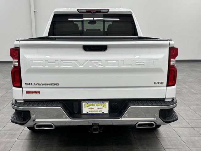 2022 Chevrolet Silverado 1500 LTZ photo 2