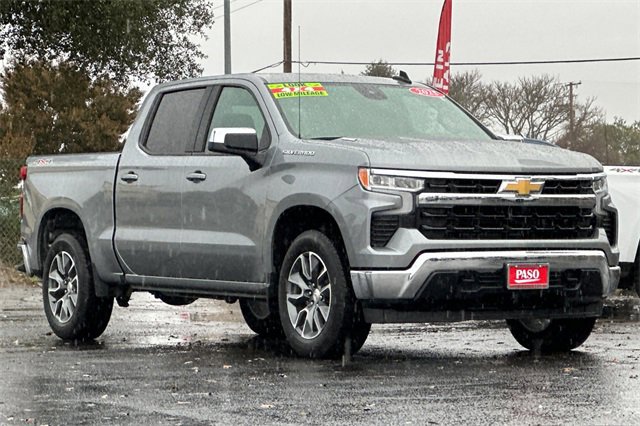 2025 Chevrolet Silverado 1500 LT photo 2