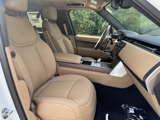 2025 Land Rover Range Rover SE photo 24