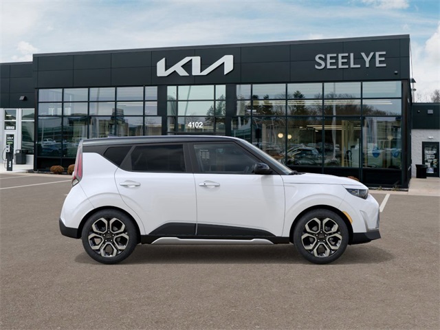 2025 Kia Soul EX photo 3