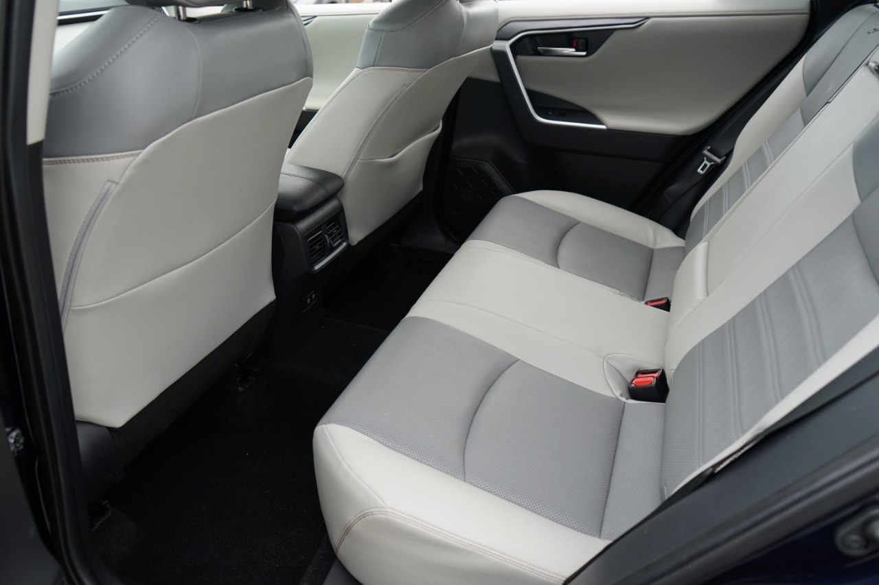 2021 Toyota RAV4 Limited photo 26
