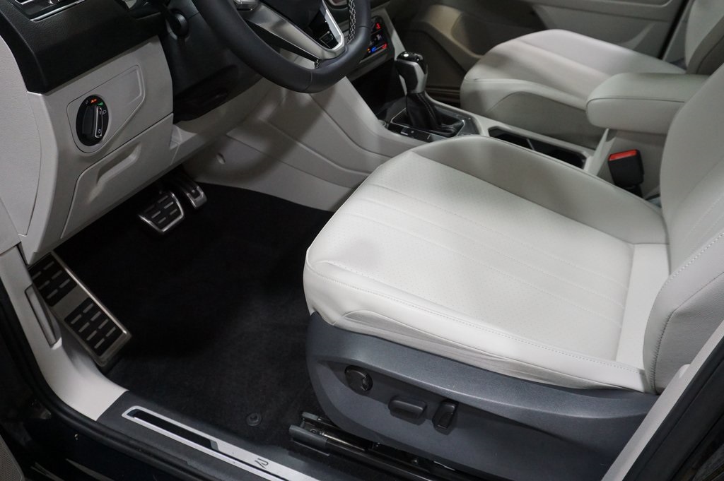 2023 Volkswagen Tiguan SE R-Line Black photo 23