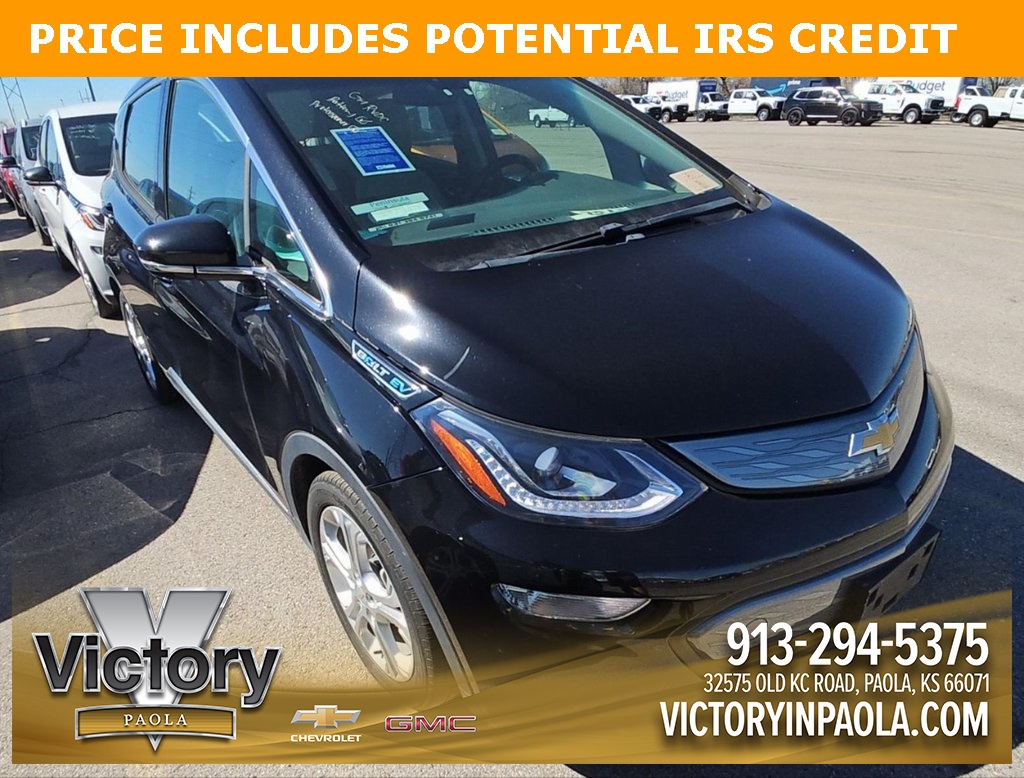 Used 2018 Chevrolet Bolt EV LT with VIN 1G1FW6S00J4138777 for sale in Smithville, MO