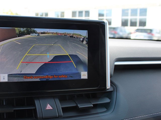 2025 Toyota RAV4 Hybrid XLE photo 7