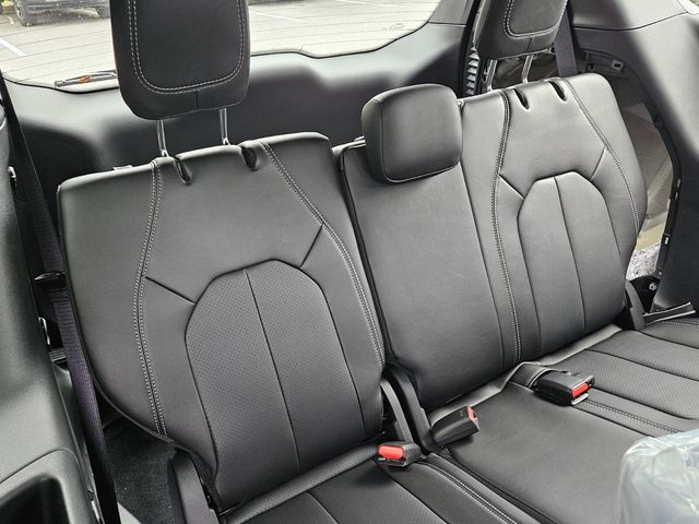 2025 Chrysler Pacifica photo 12