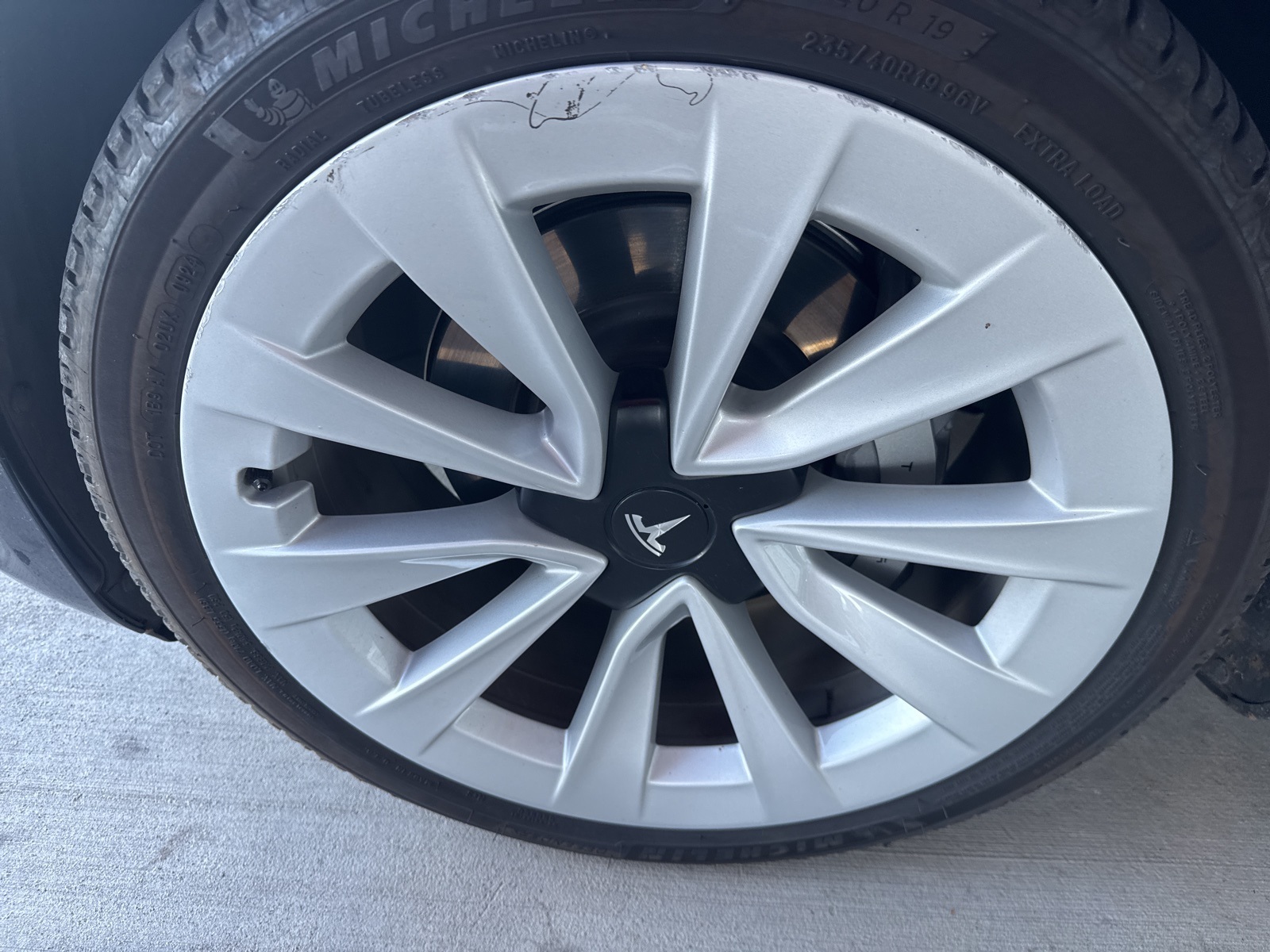 2022 Tesla Model 3 Long Range photo 2