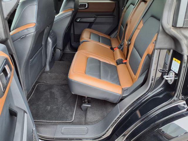 2024 Ford Bronco Outer Banks photo 12
