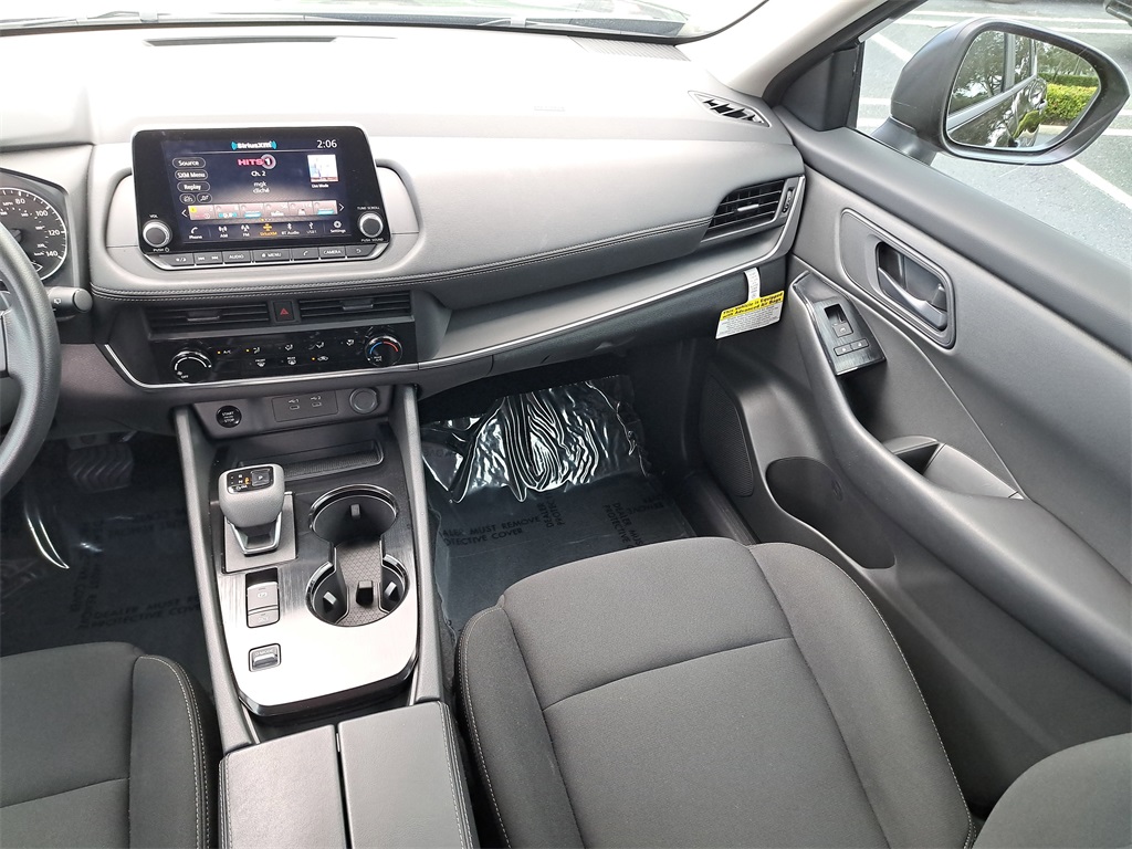 2025 Nissan Rogue S photo 17