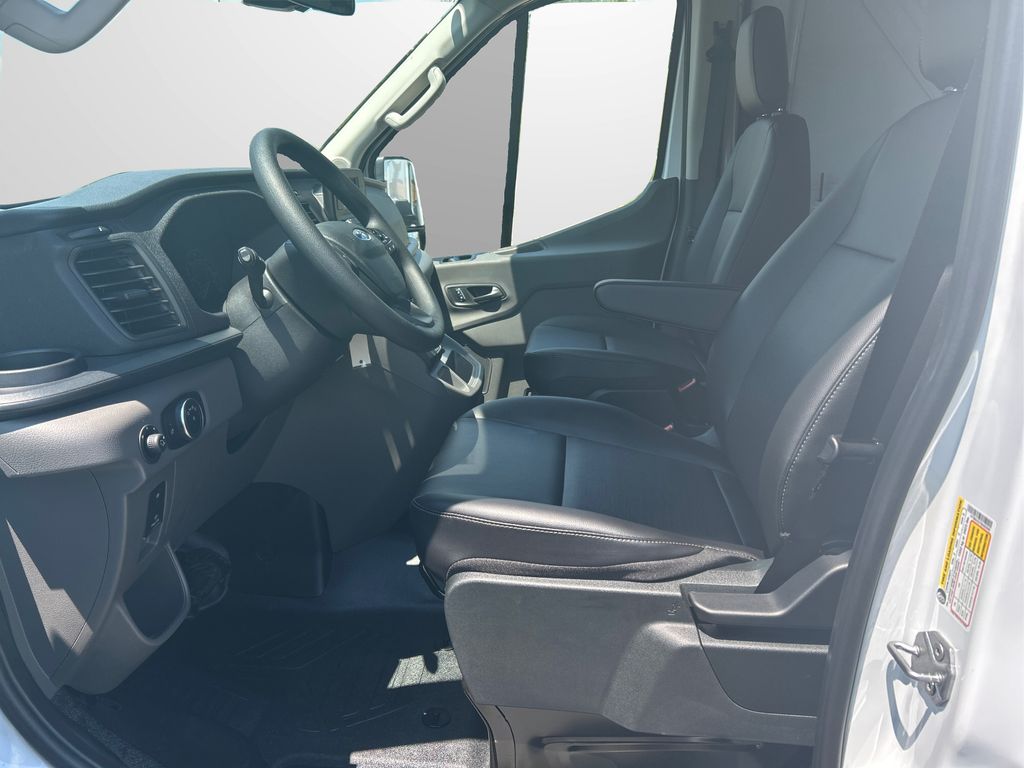 2025 Ford Transit photo 9