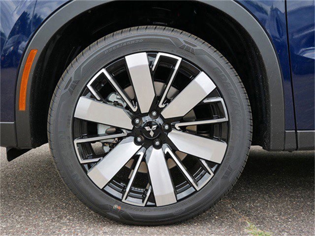 2025 Mitsubishi Outlander SE photo 2