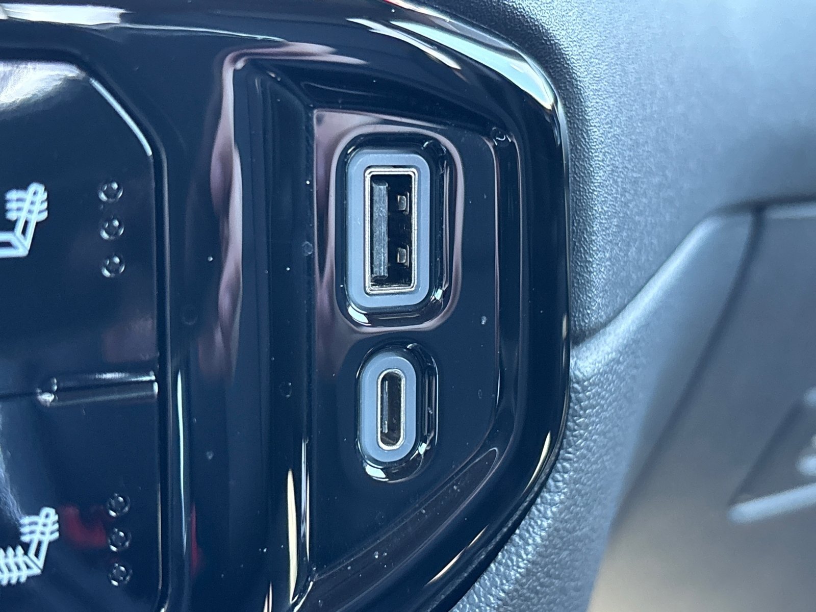 2023 Chevrolet Silverado 1500 RST photo 12