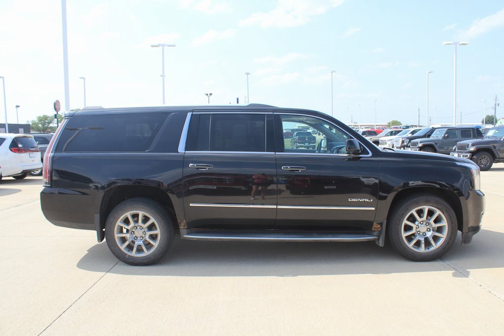 2015 Gmc Yukon XL Denali photo 2
