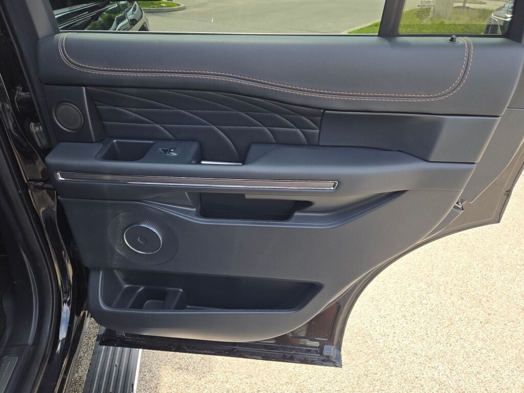 2023 Ford Expedition Platinum photo 9