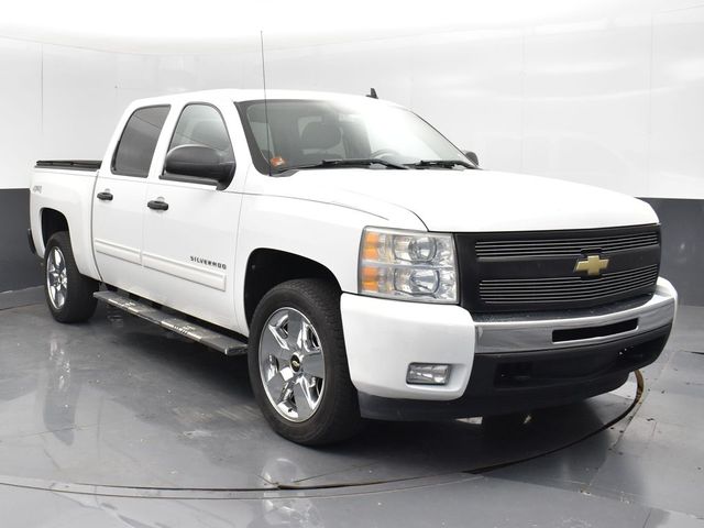 2011 Chevrolet Silverado 1500 LT photo 2