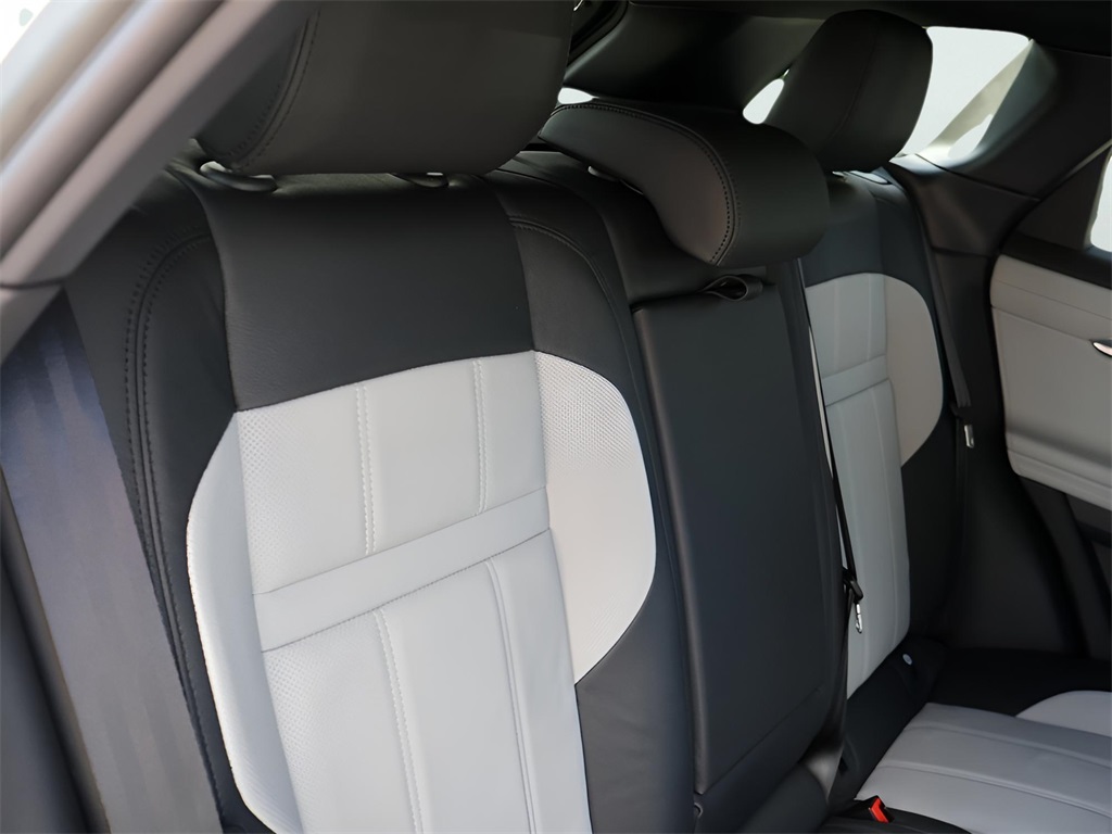 2023 Land Rover Range Rover Evoque R-Dynamic SE photo 11
