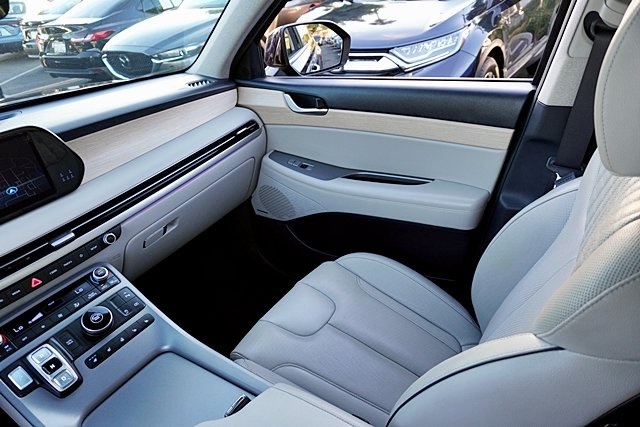 Used 2024 Red Hyundai Limited image 25